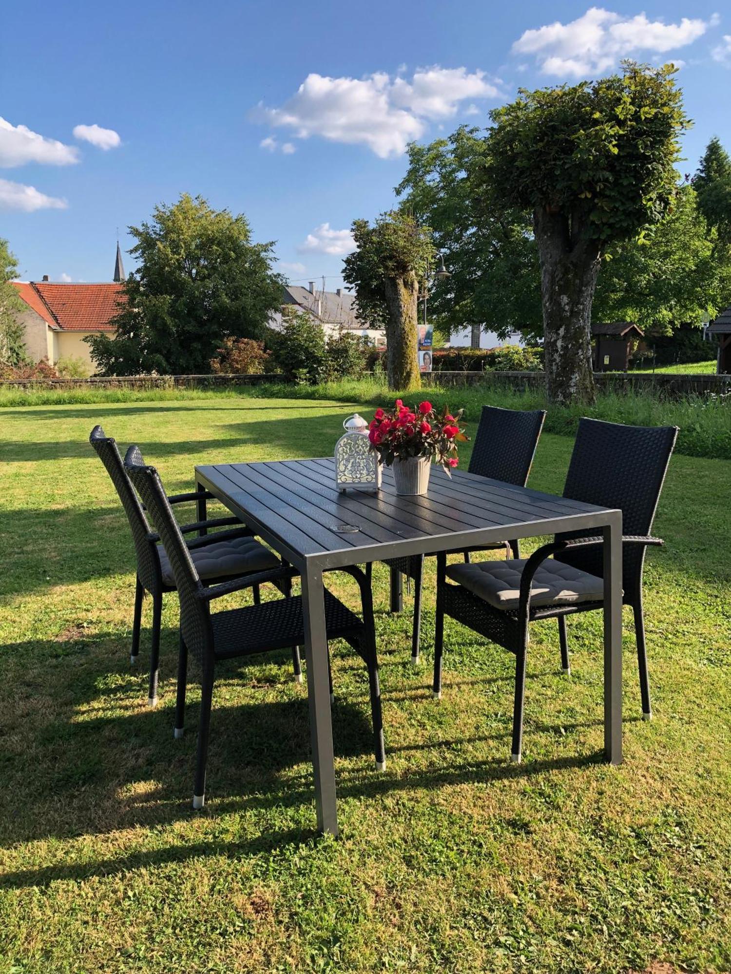 Alte Schule Seinsfeld Apartment Exterior foto
